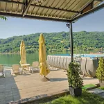 Smaragd Villa *